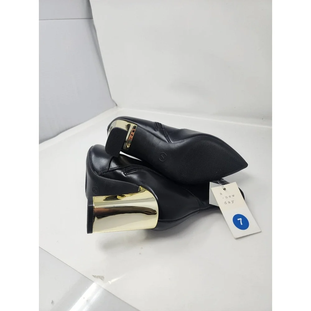 A New Day Womens Ankle Boots Black Faux Leather Gold Heel Casual Size 7